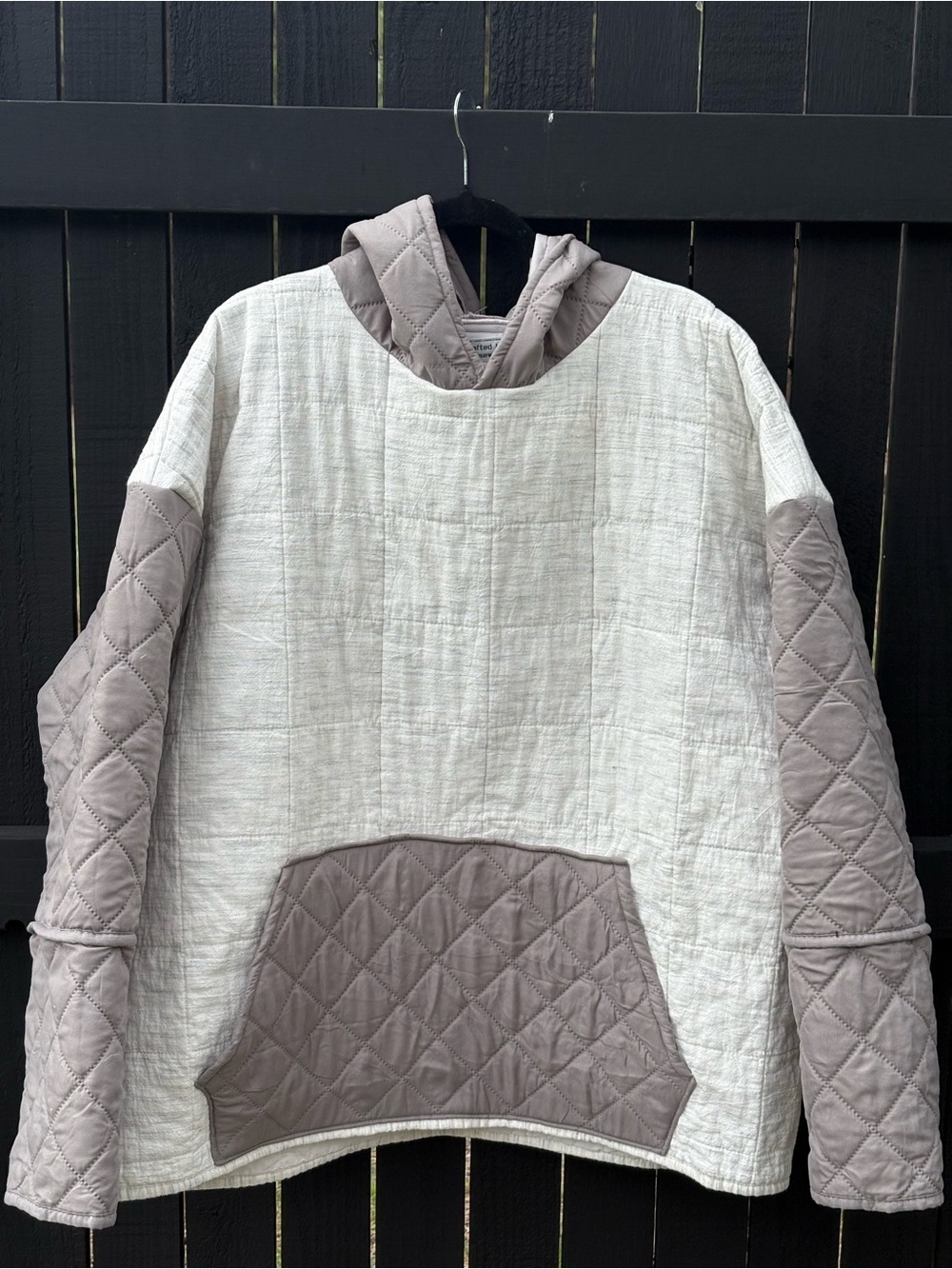 Womens 2XL/Mens XL  Quilted Sleeve Hoodie  - Grey and Cream